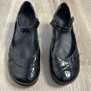 Aravon by Rockport Maya Black Patent Leather Croc Mary Jane heel